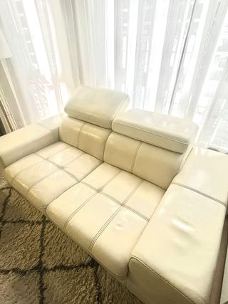 Conjunto sofas piel 3+2 blancos.