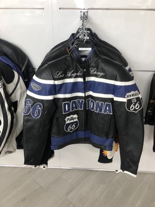 Lotes de chaquetas piel de moto, tallas de chica.