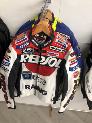 Lotes de chaquetas piel de moto, tallas de chica.