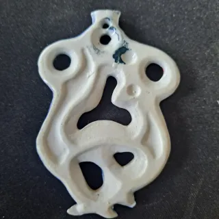Amuleto cogante de porcelana gallega de Sargadelos