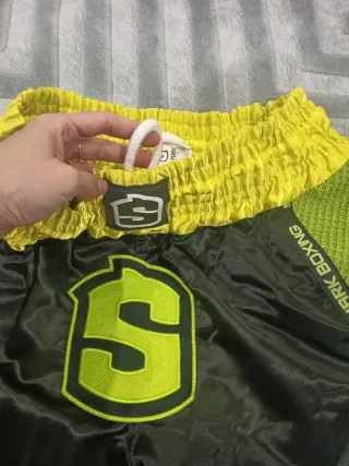 Pantalón Muay Thai marca Shark