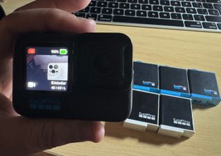 GOPRO HERO 10 Black + 6 Baterías + cargador.