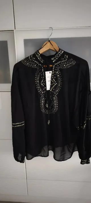 Blusa semitransparente abalorios, talla M, nueva