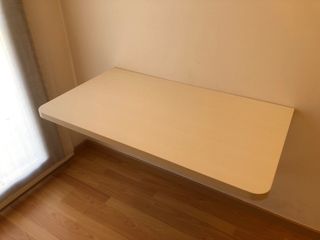 Habitación juvenil. Cama compacta con armario.