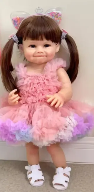 Envío gratis! Muñeca 55cm nueva