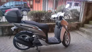 Scooter Grigio Metallizzato