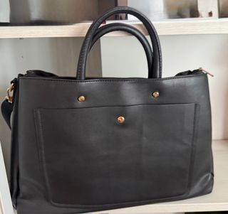 Bolso negro de gran capacidad.Sin usar