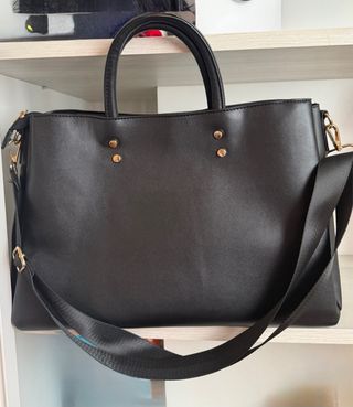 Bolso negro de gran capacidad.Sin usar