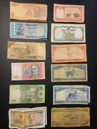 Lote 30 billetes exóticos: Nepal, India, Vietnam +