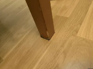 Mesa de comedor con cristal y 4 sillas tapizadas