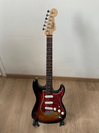 Fender Squier Stratocaster 2002 - Cuerpo macizo