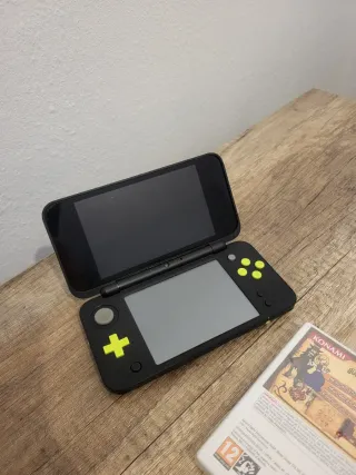 Nintendo 2DS XL con El Doctor Lautrec, sin lápiz