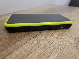 Nintendo 2DS XL con El Doctor Lautrec, sin lápiz