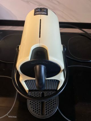 Cafetera Nespresso DeLonghi