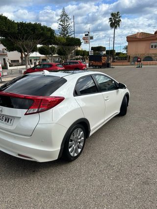 Honda. Civic 5DR 2012