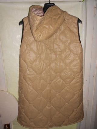 PARKA sin MANGAS con Capucha Color Arena / Talla L