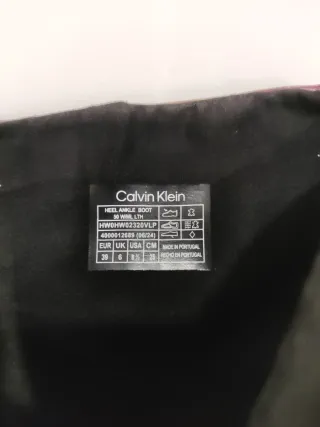 Botines de piel burdeos de Calvin Klein