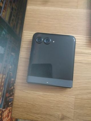 motorola razr 50 con schermo malfunzionante