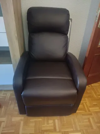 Sillón de cuero marrón
