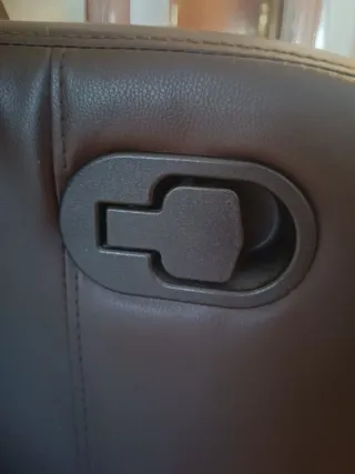 Sillón de cuero marrón