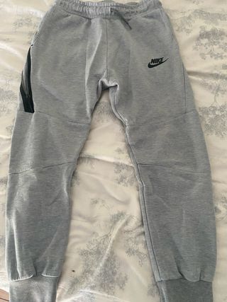 Pantalones grises tech reales