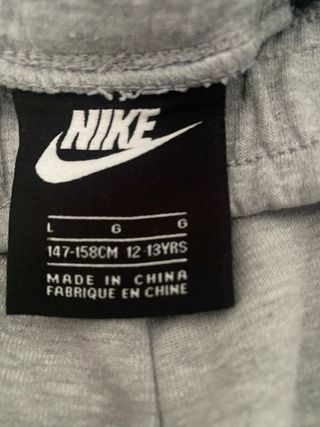 Pantalones grises tech reales