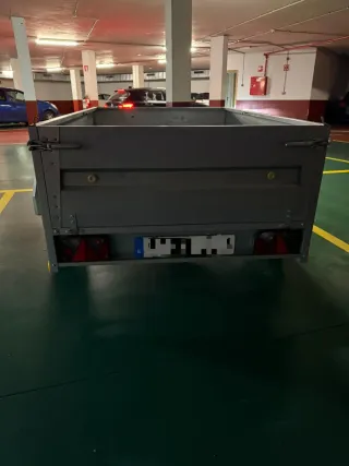 Se vende remolque seminuevo