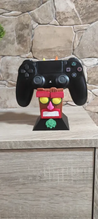 Sujeta mandos Crash Bandicoot aku aku