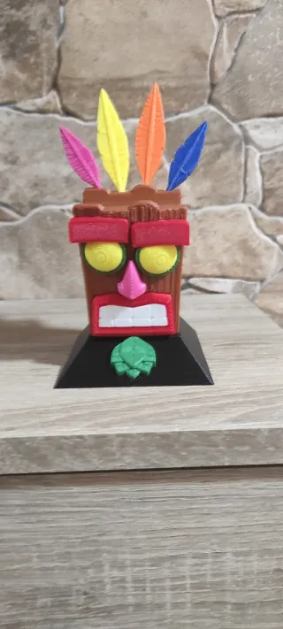 Sujeta mandos Crash Bandicoot aku aku