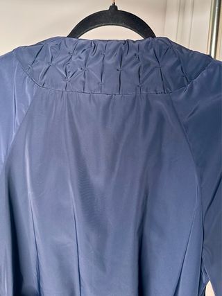 Chaqueta de Sfera, muy bonita, cómoda y elegante,