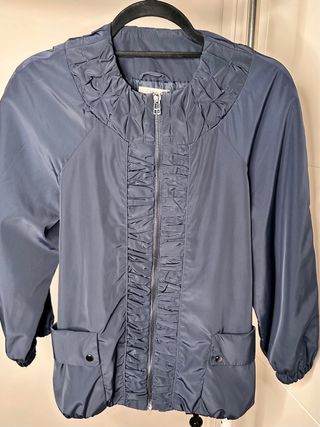 Chaqueta de Sfera, muy bonita, cómoda y elegante,