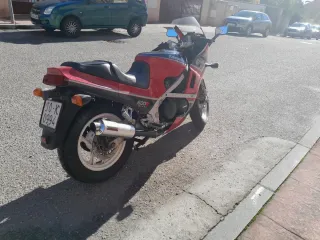 Kawasaki GPZ 600 R