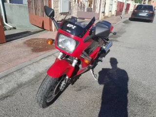 Kawasaki GPZ 600 R