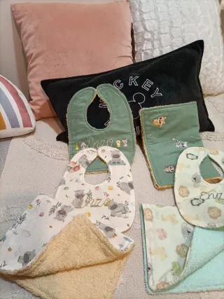 Cositas de bebe hechas a mano con telas de algodón