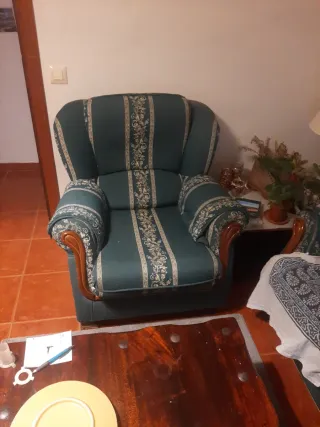 Conjunto de sofa de 3 plazas y dos sillones