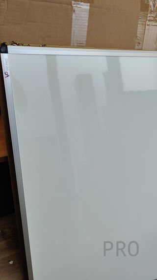 Pizarra Blanca Magnética con Marco de Aluminio