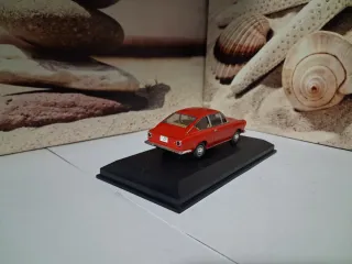 Seat 850 Coupe 1967 .1.43. Ixo