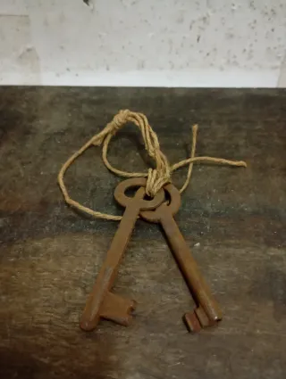 LIQUIDACIÓN 2026 2 chiavi antiche