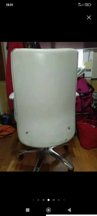 Silla escritorio ruedas cuero blanco