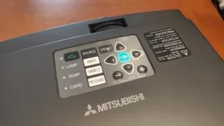 LCD Proyector Mitsubishi Modelo LVP S120E