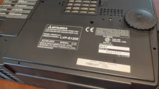 LCD Proyector Mitsubishi Modelo LVP S120E