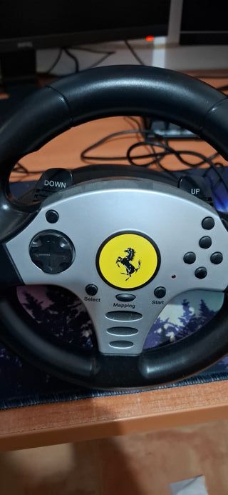 Volante Thrustmaster Ferrari + Pedales