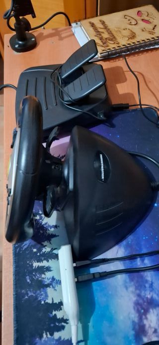 Volante Thrustmaster Ferrari + Pedales