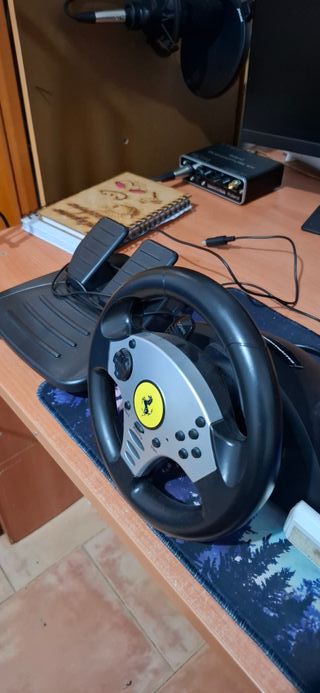 Volante Thrustmaster Ferrari + Pedales