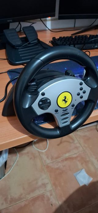 Volante Thrustmaster Ferrari + Pedales