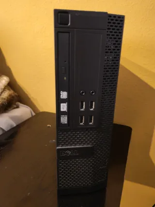 Ordenador de sobre mesa Dell