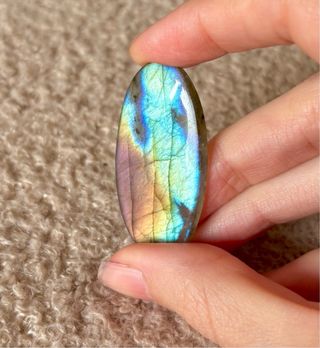 Labradorita arcoíris, cabujon calidad colgante