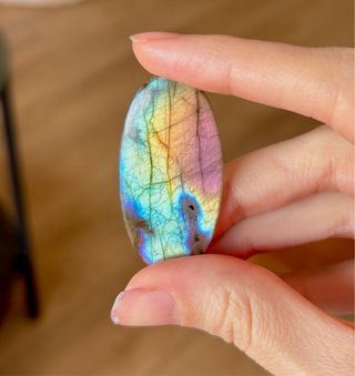 Labradorita arcoíris, cabujon calidad colgante