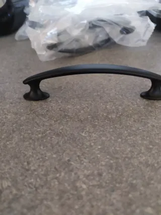 Tiradores negros para muebles