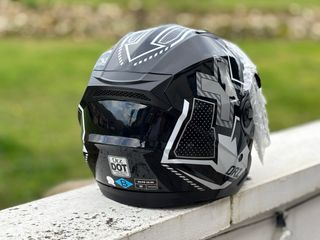 Casco moto negro brillo